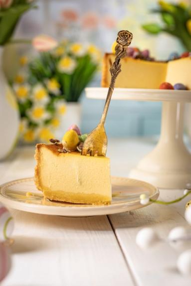 Zdjęcie - Puszysty sernik wielkanocny z olejem - Przepisy kulinarne ze zdjęciami