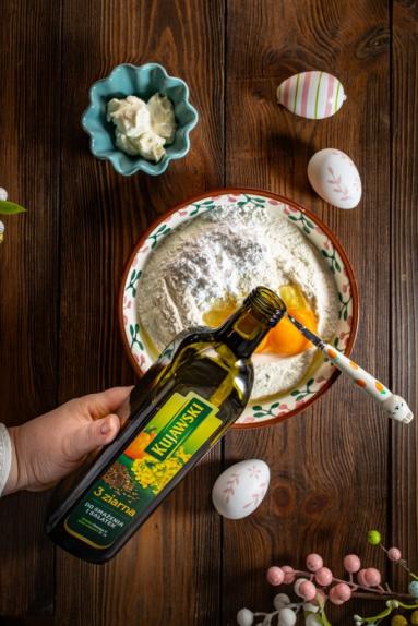 Zdjęcie - Puszysty sernik wielkanocny z olejem - Przepisy kulinarne ze zdjęciami