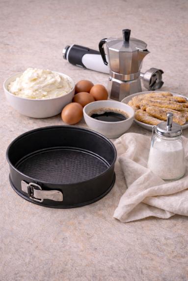 Zdjęcie - Tort Tiramisu /klasyka włoskiej kuchni/ - Przepisy kulinarne ze zdjęciami