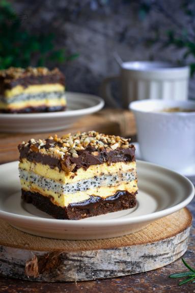 Zdjęcie - Ciasto Pijany Rodzynkowiec z makiem - Przepisy kulinarne ze zdjęciami