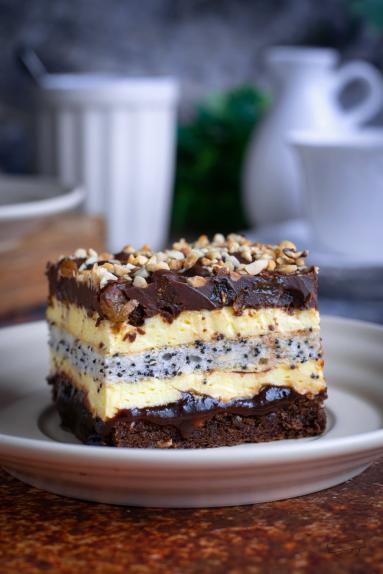 Zdjęcie - Ciasto Pijany Rodzynkowiec z makiem - Przepisy kulinarne ze zdjęciami