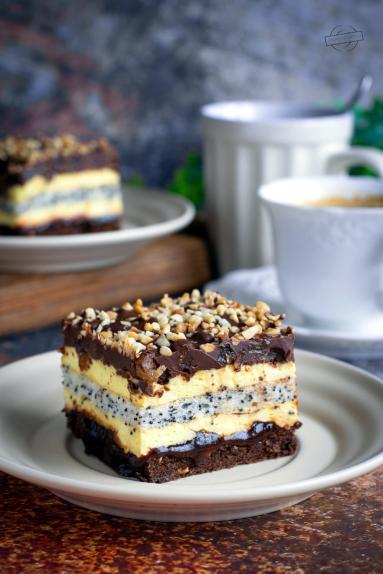 Zdjęcie - Ciasto Pijany Rodzynkowiec z makiem - Przepisy kulinarne ze zdjęciami