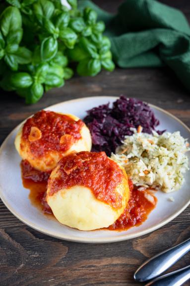 Zdjęcie - Kluski ziemniaczane z szarpanym indykiem - Przepisy kulinarne ze zdjęciami