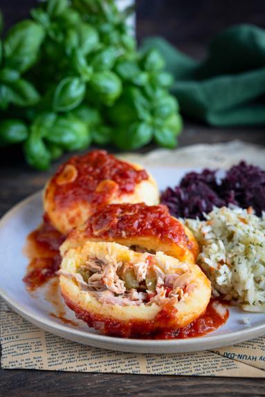 Zdjęcie - Kluski ziemniaczane z szarpanym indykiem - Przepisy kulinarne ze zdjęciami