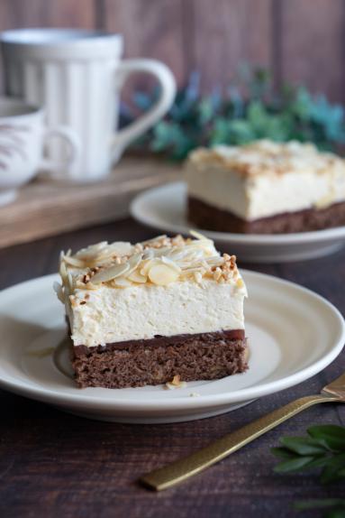 Zdjęcie - Kostka malinowo &ndash; ajerkoniakowa - Przepisy kulinarne ze zdjęciami