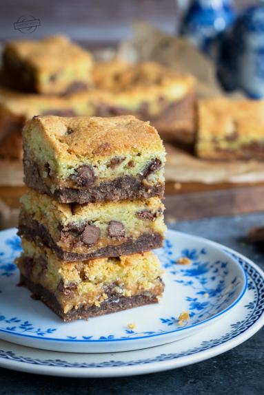 Zdjęcie - Czekoladowe ciasto z kajmakiem - Przepisy kulinarne ze zdjęciami