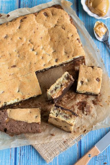 Zdjęcie - Czekoladowe ciasto z kajmakiem - Przepisy kulinarne ze zdjęciami