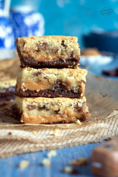 Zdjęcie - Czekoladowe ciasto z kajmakiem - Przepisy kulinarne ze zdjęciami