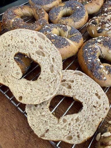 Zdjęcie - Bajgle na zakwasie - Przepisy kulinarne ze zdjęciami