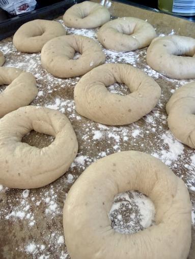 Zdjęcie - Bajgle na zakwasie - Przepisy kulinarne ze zdjęciami