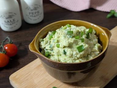 Zdjęcie - Pasta jajeczna z awokado - Przepisy kulinarne ze zdjęciami