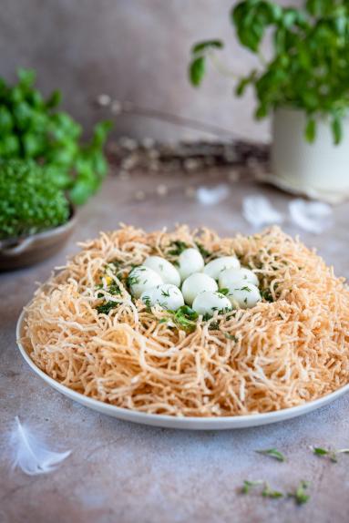 Zdjęcie - Sałatka &bdquo;Wielkanocne Gniazdo&rdquo; - Przepisy kulinarne ze zdjęciami