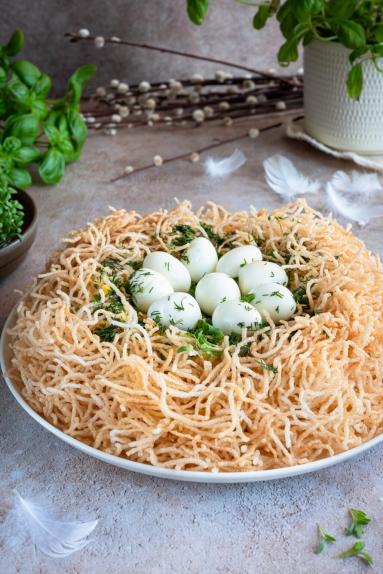 Zdjęcie - Sałatka &bdquo;Wielkanocne Gniazdo&rdquo; - Przepisy kulinarne ze zdjęciami