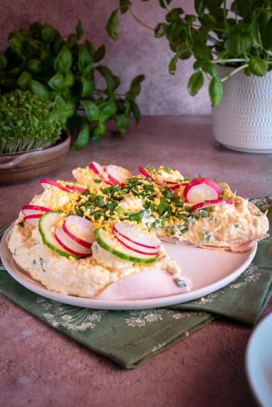 Zdjęcie - Jajeczny Mus z Szynką - Przepisy kulinarne ze zdjęciami