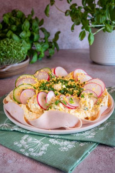 Zdjęcie - Jajeczny Mus z Szynką - Przepisy kulinarne ze zdjęciami