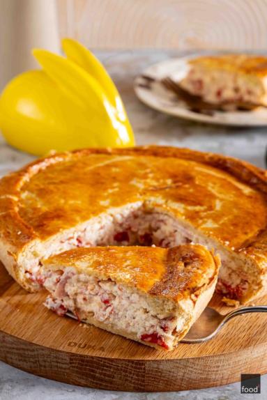 Zdjęcie - Pizza rustica napoletana - Przepisy kulinarne ze zdjęciami