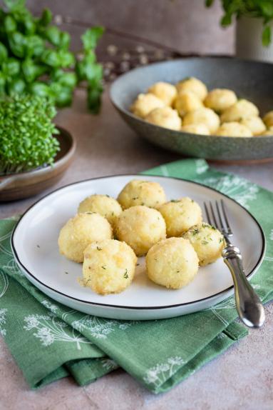 Zdjęcie - Kluski ziemniaczane z białą kiełbasą i chrzanem - Przepisy kulinarne ze zdjęciami