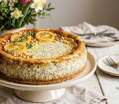 Zdjęcie - Sernik wielkanocny z makiem i cytryną - Przepisy kulinarne ze zdjęciami