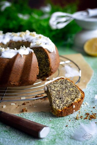 Zdjęcie - Babka makowa - Przepisy kulinarne ze zdjęciami