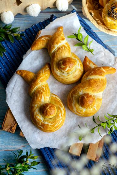 Zdjęcie - Bułeczki &bdquo;Zajączki&rdquo; - Przepisy kulinarne ze zdjęciami