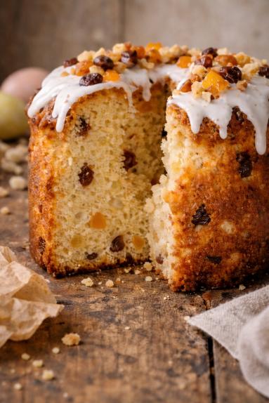 Zdjęcie - Babka drożdżowa z bakaliami - Przepisy kulinarne ze zdjęciami