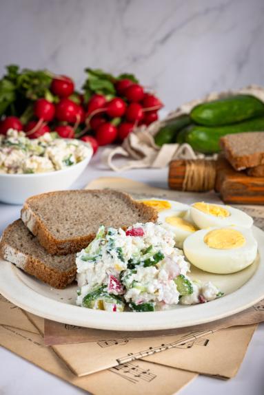 Zdjęcie - Pasta twarogowa z warzywami i jajkami - Przepisy kulinarne ze zdjęciami