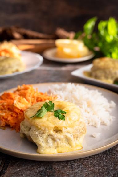 Zdjęcie - Kotlety mielone z serem i ananasem (z piekarnika) - Przepisy kulinarne ze zdjęciami