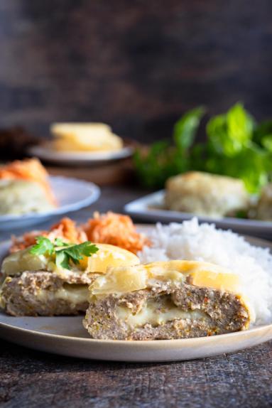 Zdjęcie - Kotlety mielone z serem i ananasem (z piekarnika) - Przepisy kulinarne ze zdjęciami
