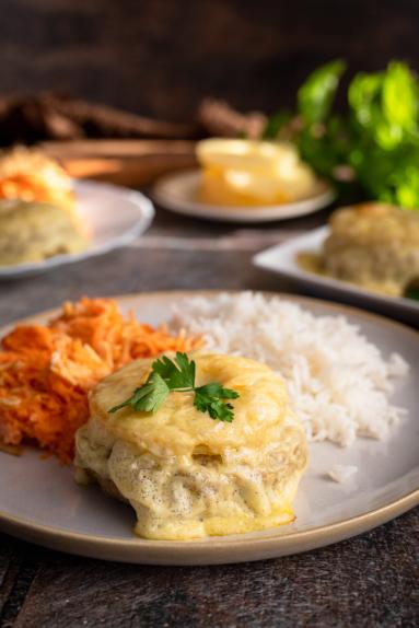 Zdjęcie - Kotlety mielone z serem i ananasem (z piekarnika) - Przepisy kulinarne ze zdjęciami