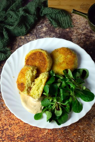 Zdjęcie - Kotleciki ziemniaczane z kiszoną kapustą - Przepisy kulinarne ze zdjęciami