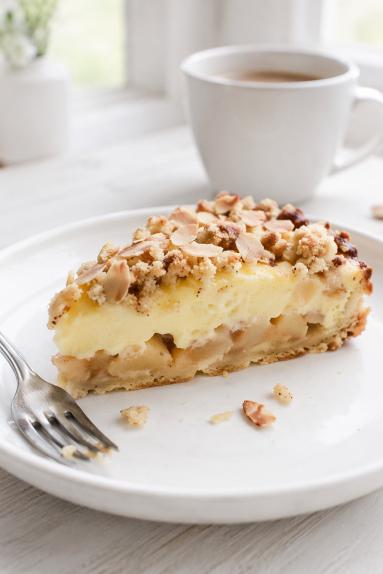 Zdjęcie - Szarlotka Kr&oacute;lewska z budyniem - Przepisy kulinarne ze zdjęciami