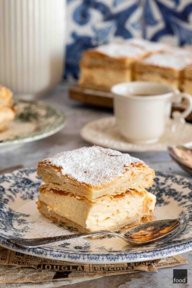 Zdjęcie - Napoleonka, znana r&oacute;wnież jako krem&oacute;wka - Przepisy kulinarne ze zdjęciami