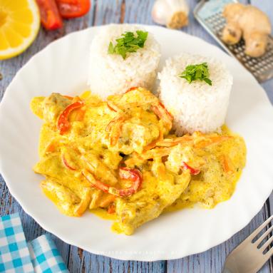 Zdjęcie - Kurczak w sosie curry z warzywami - Przepisy kulinarne ze zdjęciami