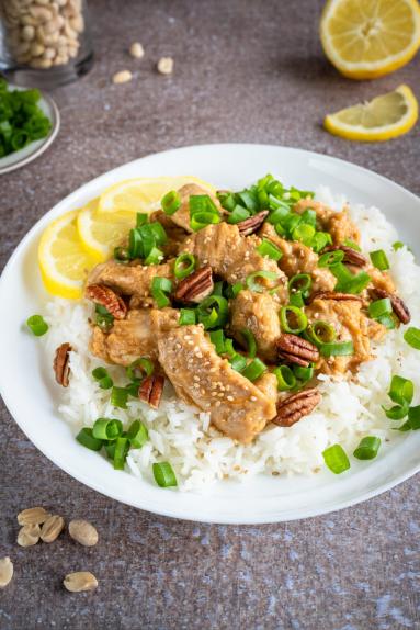 Zdjęcie - Kurczak w sosie satay - Przepisy kulinarne ze zdjęciami