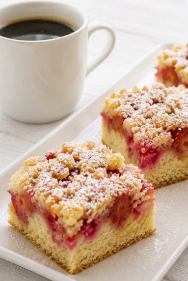 Zdjęcie: Ciasto ucierane z truskawkami ( na dużą blachę) Zdjęcie - Ciasto ucierane z truskawkami ( na dużą blachę) - Przepisy kulinarne ze zdjęciami