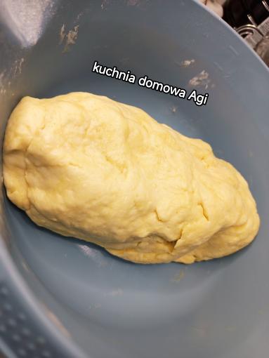 Zdjęcie - Bułki śniadaniowe zrolowane na drożdżach - Przepisy kulinarne ze zdjęciami