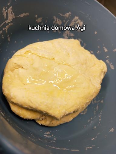 Zdjęcie - Bułki śniadaniowe zrolowane na drożdżach - Przepisy kulinarne ze zdjęciami