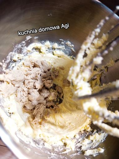 Zdjęcie: Ciasto CHAŁWOWIEC na biszkopcie bez proszku do pieczenia z 5 jaj Zdjęcie - Ciasto CHAŁWOWIEC na biszkopcie bez proszku do pieczenia z 5 jaj - Przepisy kulinarne ze zdjęciami