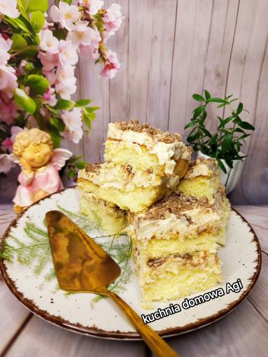 Zdjęcie: Ciasto CHAŁWOWIEC na biszkopcie bez proszku do pieczenia z 5 jaj Zdjęcie - Ciasto CHAŁWOWIEC na biszkopcie bez proszku do pieczenia z 5 jaj - Przepisy kulinarne ze zdjęciami