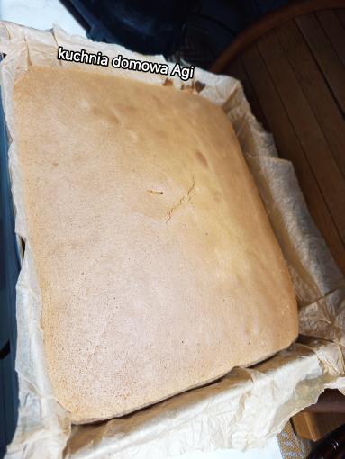Zdjęcie: Ciasto CHAŁWOWIEC na biszkopcie bez proszku do pieczenia z 5 jaj Zdjęcie - Ciasto CHAŁWOWIEC na biszkopcie bez proszku do pieczenia z 5 jaj - Przepisy kulinarne ze zdjęciami