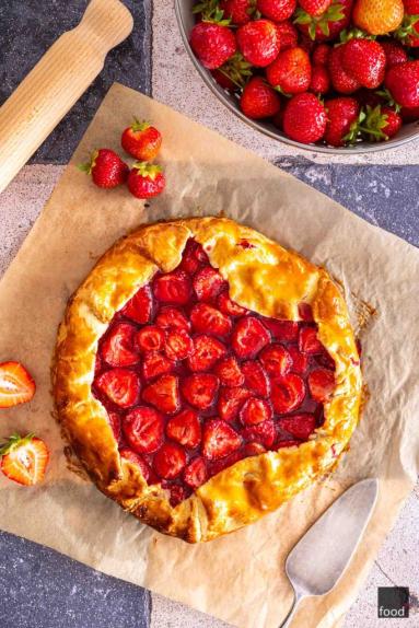 Zdjęcie: Galette z truskawkami Zdjęcie - Galette z truskawkami - Przepisy kulinarne ze zdjęciami