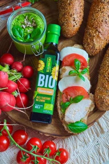 Zdjęcie - Pesto z liści rzodkiewki na oleju - Przepisy kulinarne ze zdjęciami