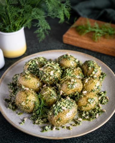 Zdjęcie - Młode ziemniaki z pesto koperkowym - Przepisy kulinarne ze zdjęciami