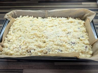 Zdjęcie: Ciasto kokosowe z czereśniami i kruszonką Zdjęcie - Ciasto kokosowe z czereśniami i kruszonką - Przepisy kulinarne ze zdjęciami