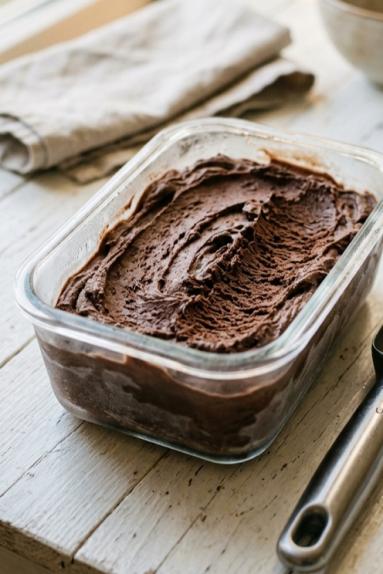 Zdjęcie - Lody domowe czekoladowo-orzechowe / bez cukru - Przepisy kulinarne ze zdjęciami