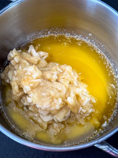 Zdjęcie: Bananowiec z pianką Zdjęcie - Bananowiec z pianką - Przepisy kulinarne ze zdjęciami