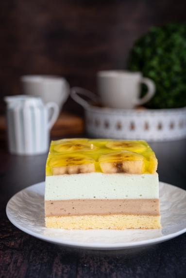 Zdjęcie - Bananowiec z pianką - Przepisy kulinarne ze zdjęciami