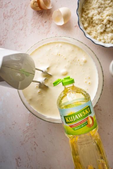 Zdjęcie: Puszyste ciasto z malinami i kruszonką Zdjęcie - Puszyste ciasto z malinami i kruszonką - Przepisy kulinarne ze zdjęciami
