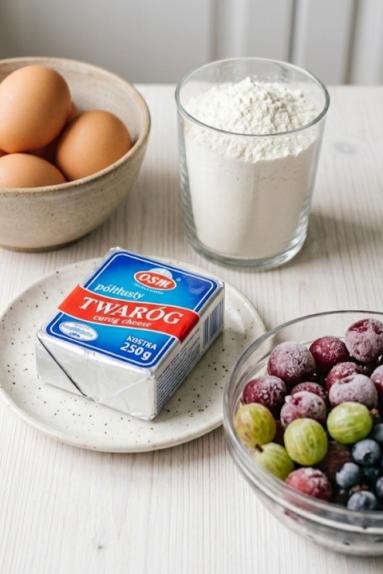 Zdjęcie: Ciasto łaciate z serem z owocami Zdjęcie - Ciasto łaciate z serem z owocami - Przepisy kulinarne ze zdjęciami