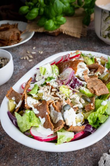 Zdjęcie: Sałatka kebabowa „Bistro” z indykiem Zdjęcie - Sałatka kebabowa „Bistro” z indykiem - Przepisy kulinarne ze zdjęciami
